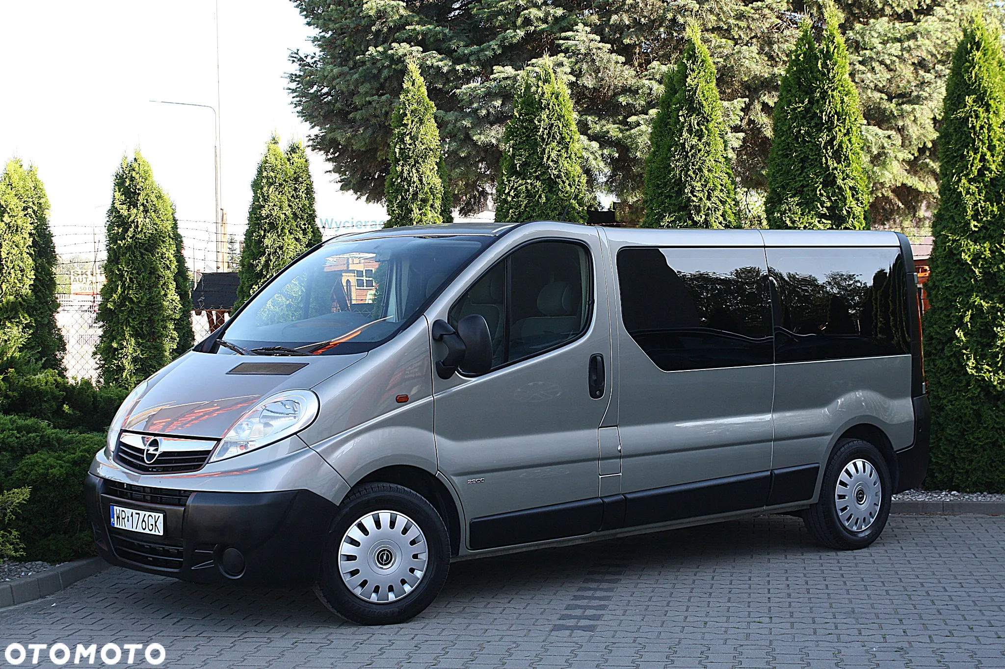 Opel Vivaro - 11