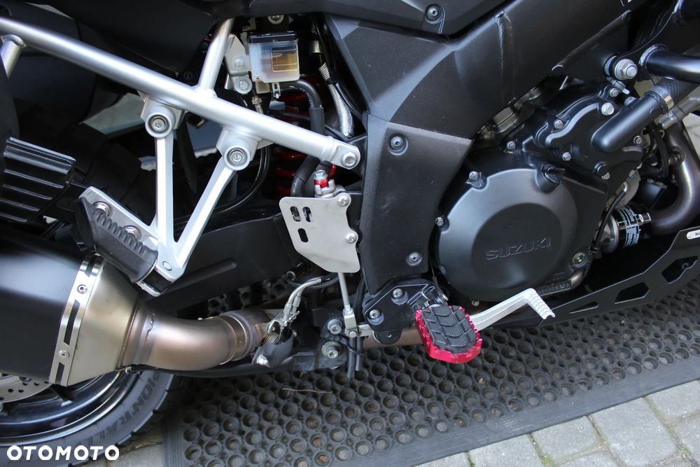 Suzuki V-STROM - 11