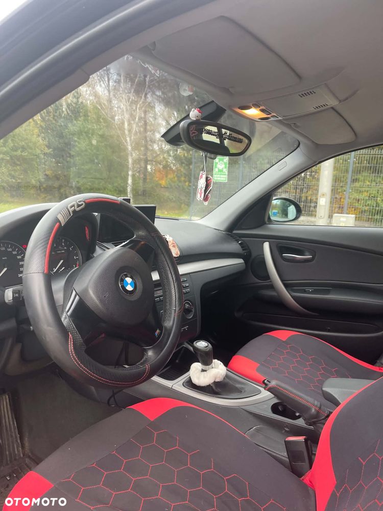 BMW Seria 1 2009 photo 5