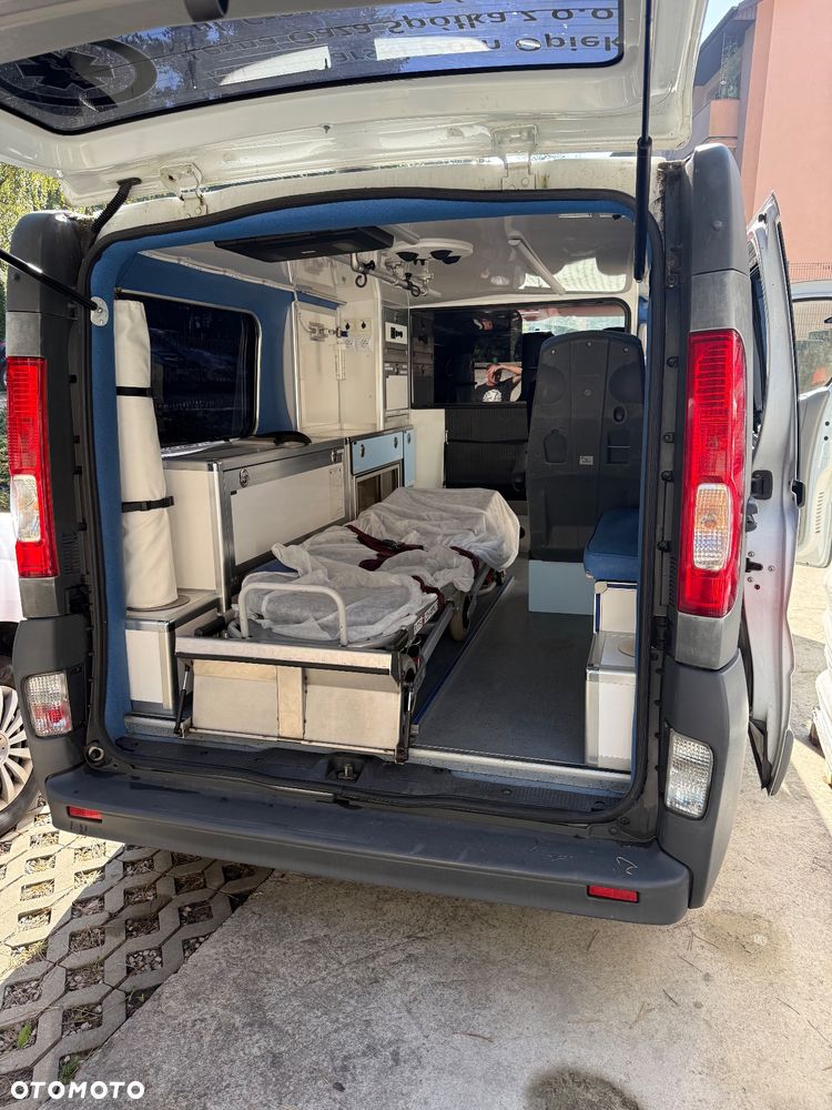 Opel VIVARO Karetka AMBULANS - 14