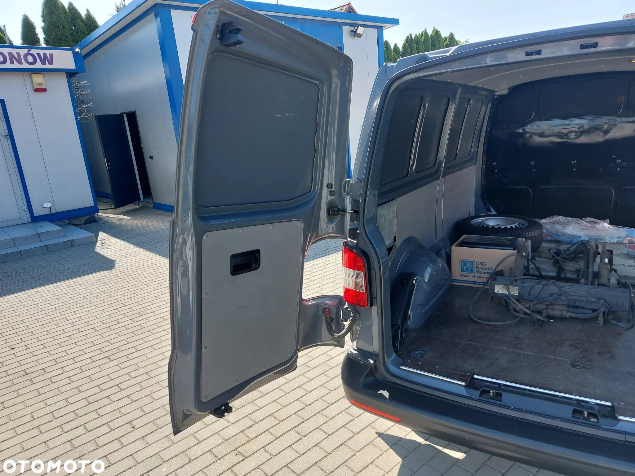 Volkswagen Transporter T5 TDI L2H1 - 16