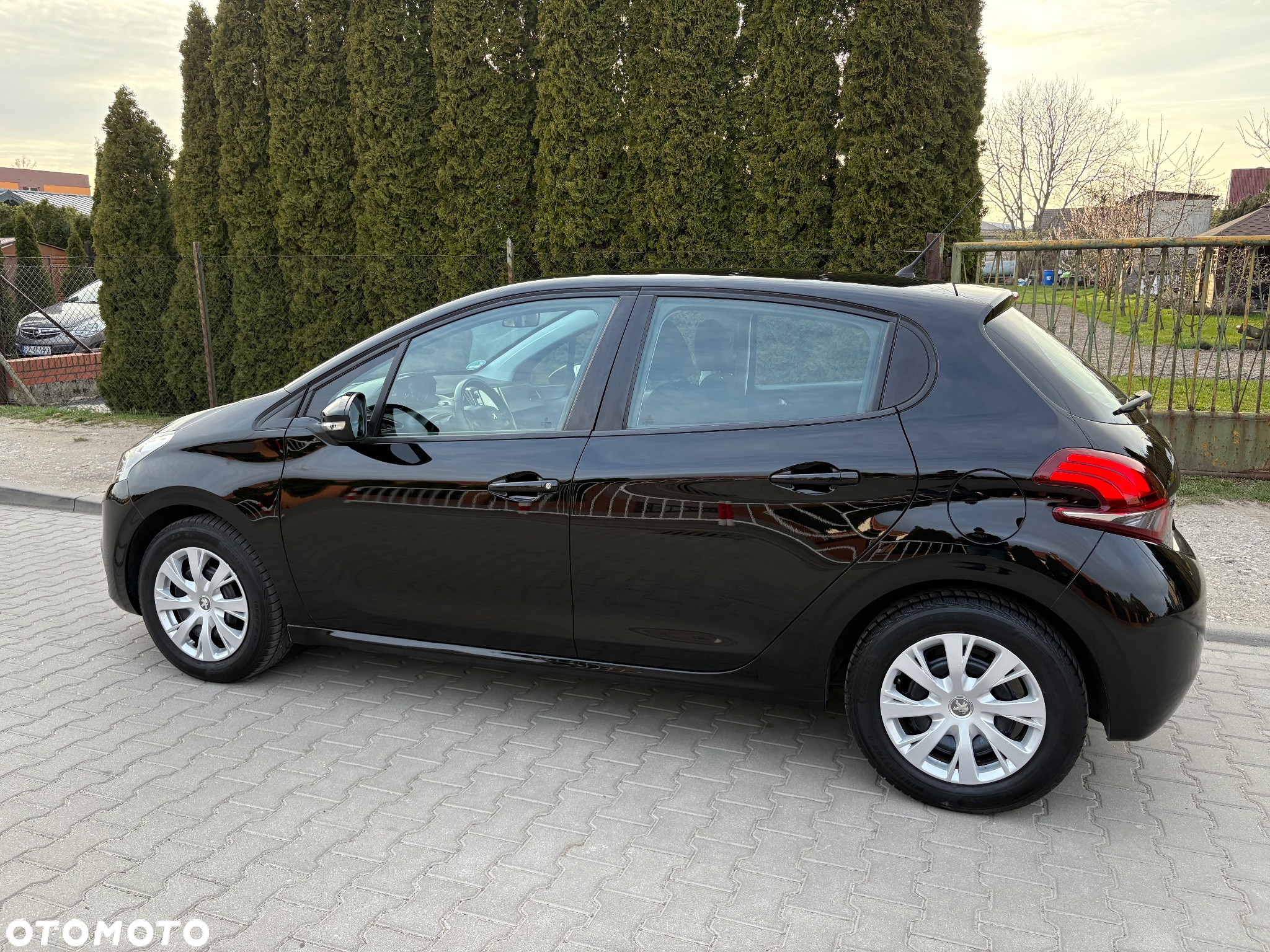 Peugeot 208 PureTech 82 Start & Stop Tech Edition - 10