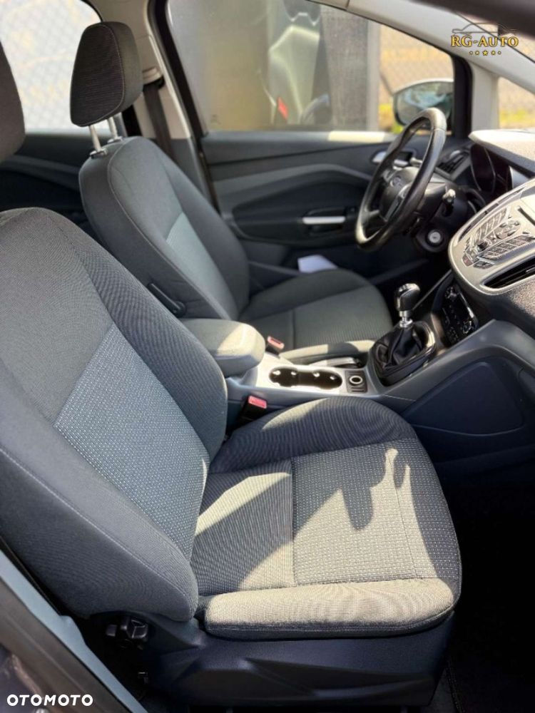 Ford Grand C-MAX - 27