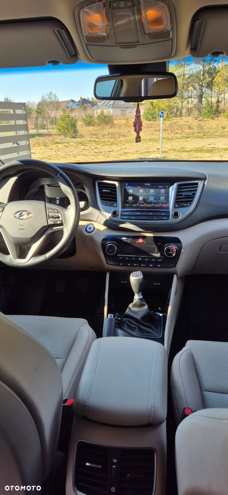 Hyundai Tucson 1.6 GDI BlueDrive Style 2WD - 18