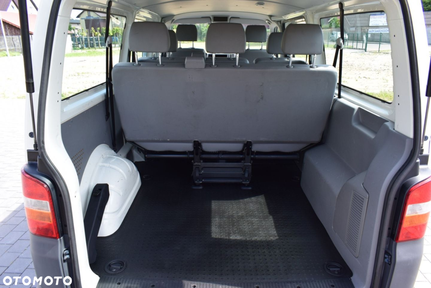 Volkswagen Transporter - 11