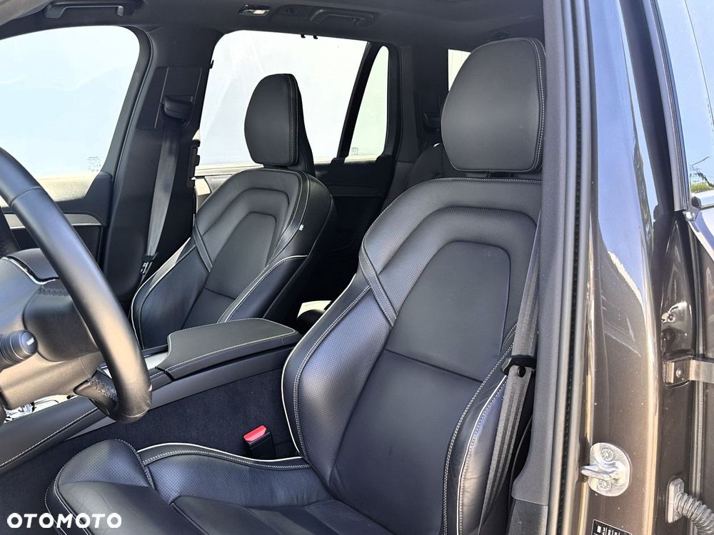 Volvo XC 90 - 25