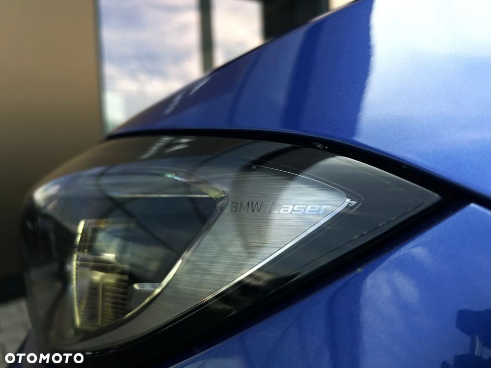 BMW Seria 3 330e - 11