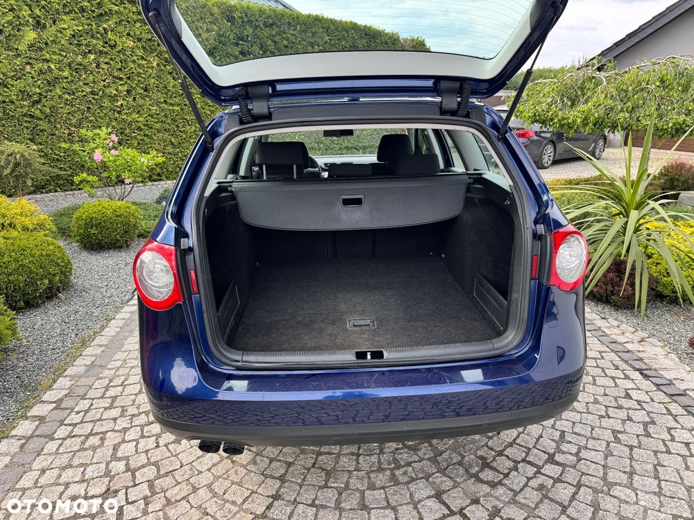 Volkswagen Passat - 31
