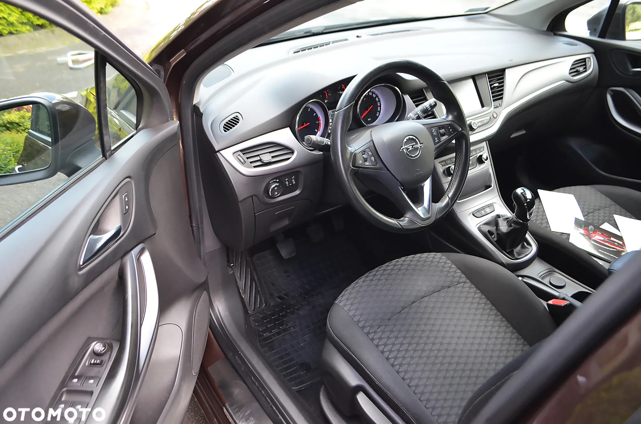 Opel Astra V 1.4 T Enjoy - 9