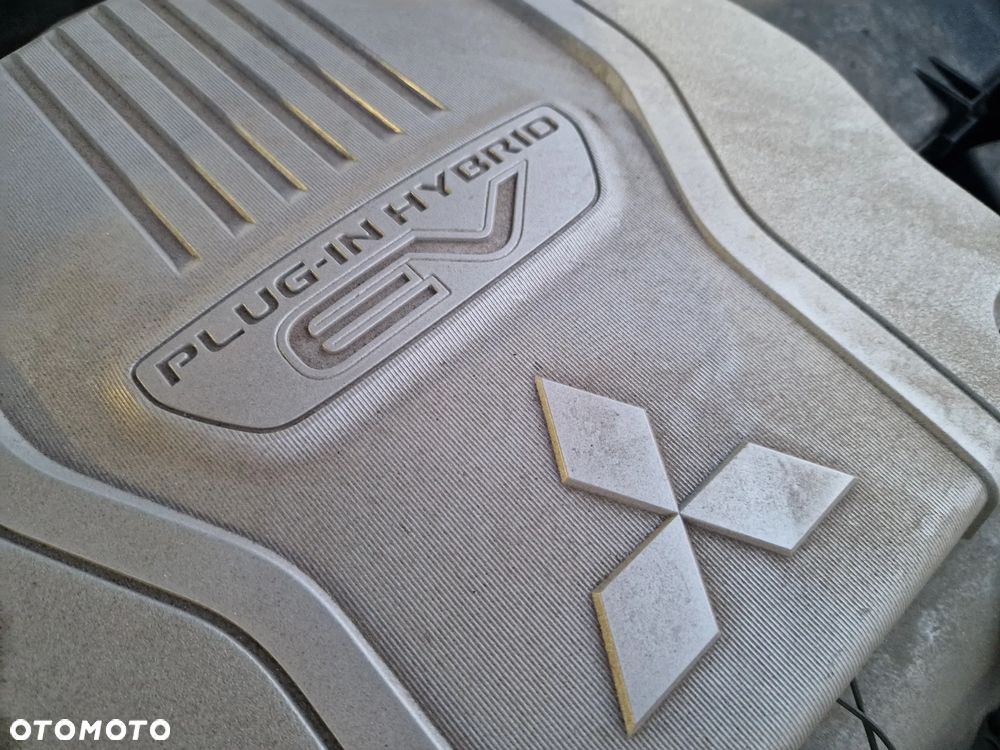 Mitsubishi Outlander 2.0 Intense + NAVI 2WD EU5 CVT - 36