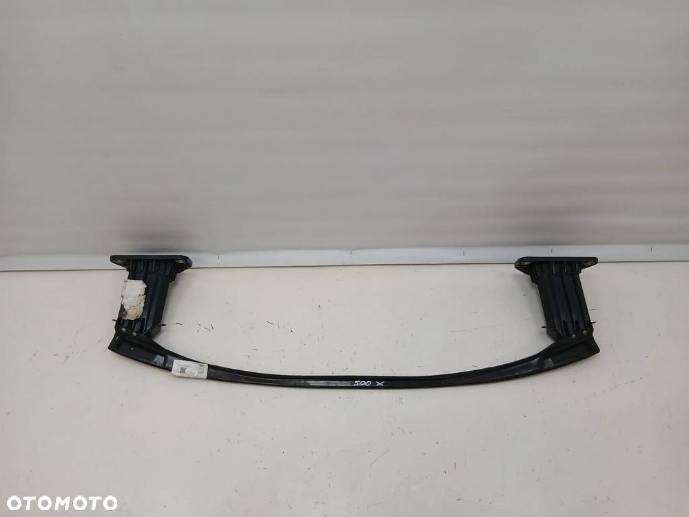Dolna belka wzmocnienie pod przedni zderzak przedniego zderzaka Fiat 500X
