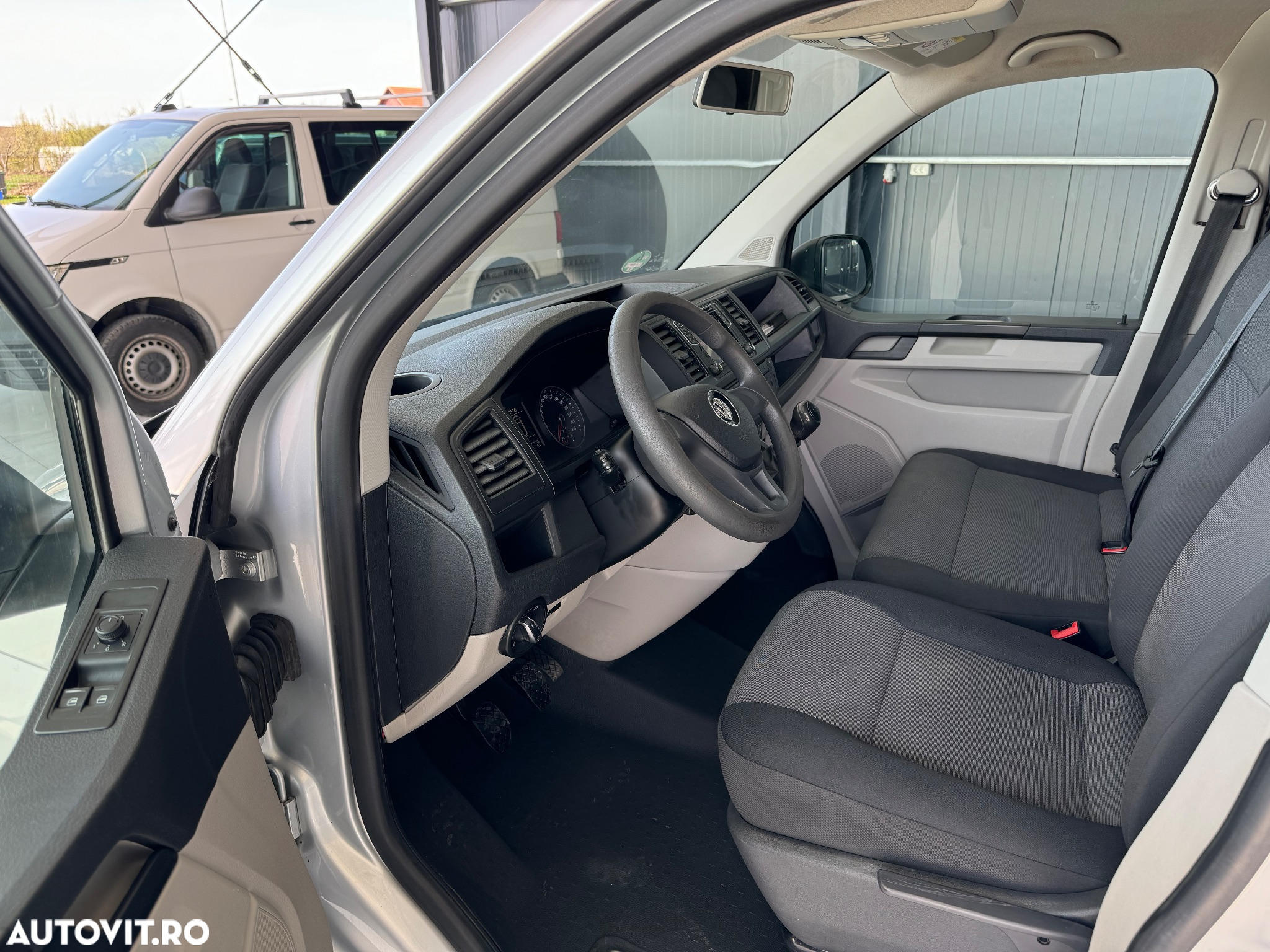 Volkswagen Transporter - 15