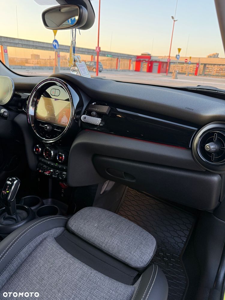 MINI Cooper Standard - 2