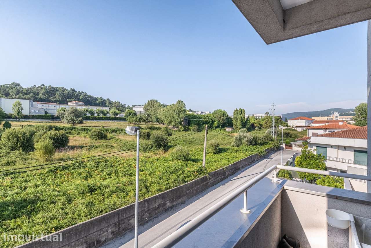 Apartamento T2 para Arrendamento – Excelente Localização junto ao B... - Grande imagem: 3/25