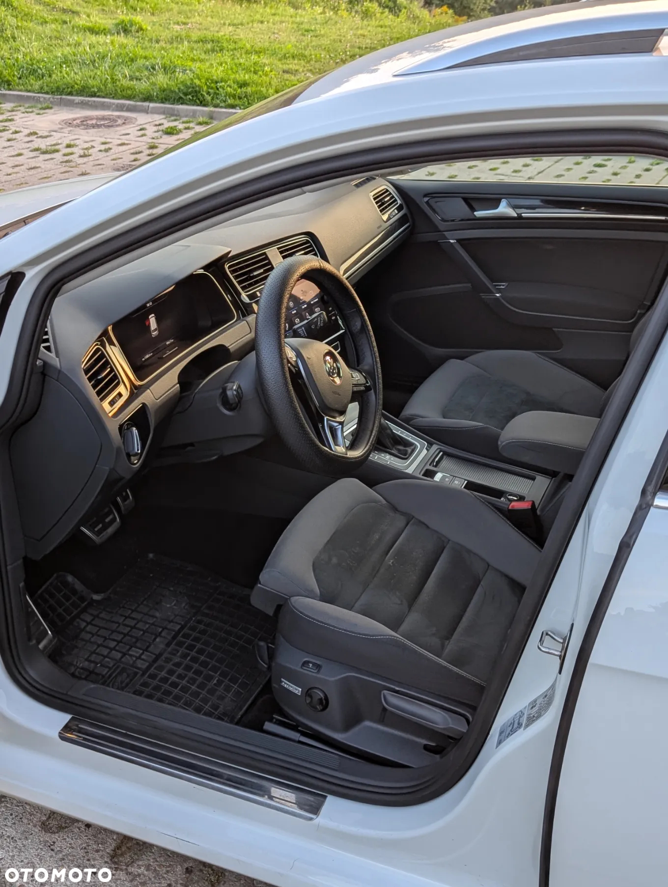 Volkswagen Golf VII 1.5 TSI BMT Evo Highline DSG - 25