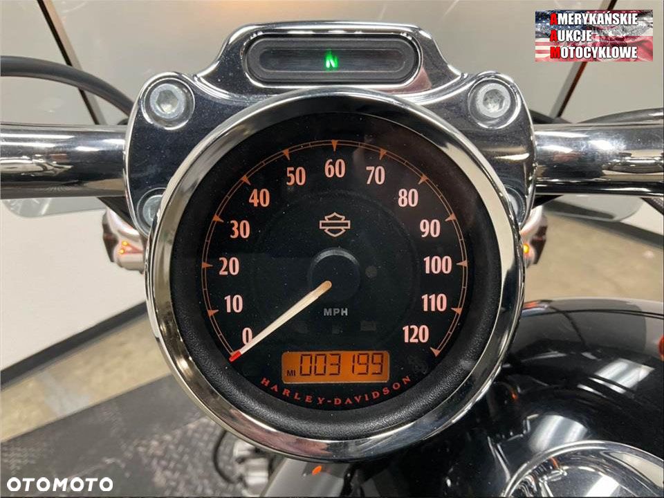 Harley-Davidson Sportster Custom 1200C - 9