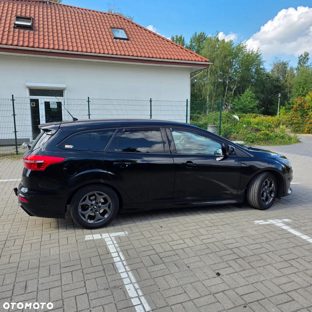 Ford Focus 2015 photo 2