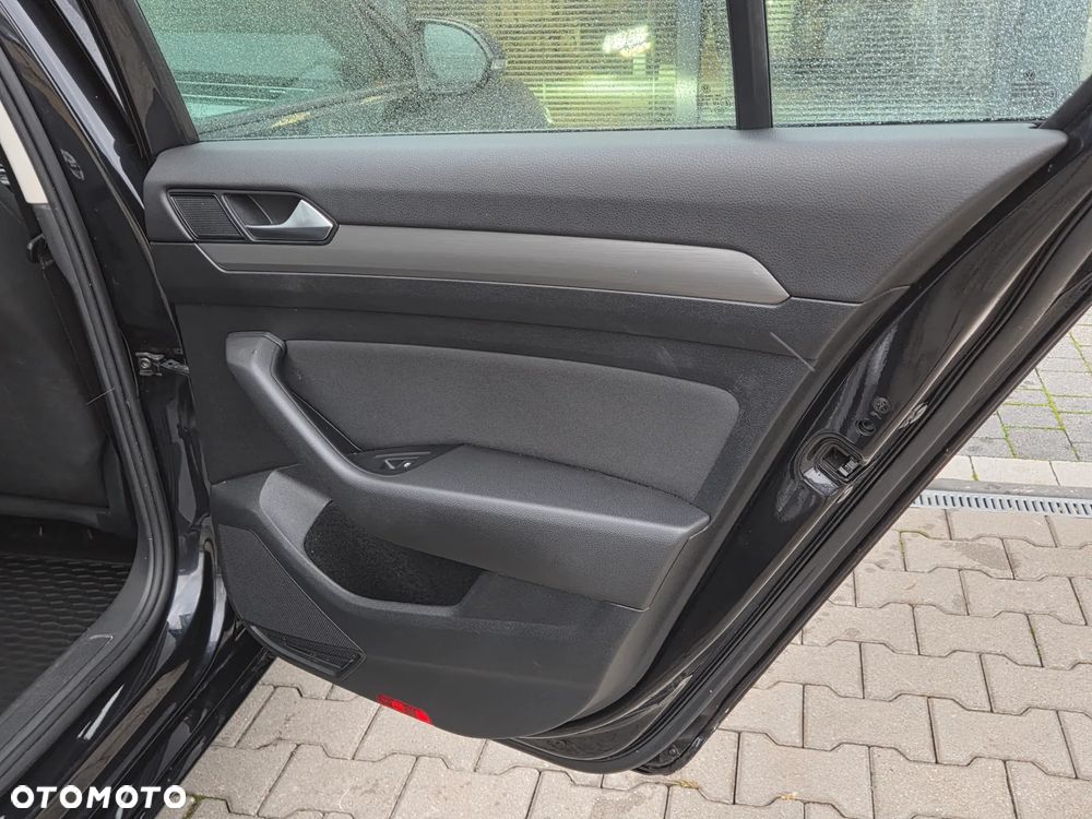 Volkswagen Passat 1.5 TSI EVO Business - 27