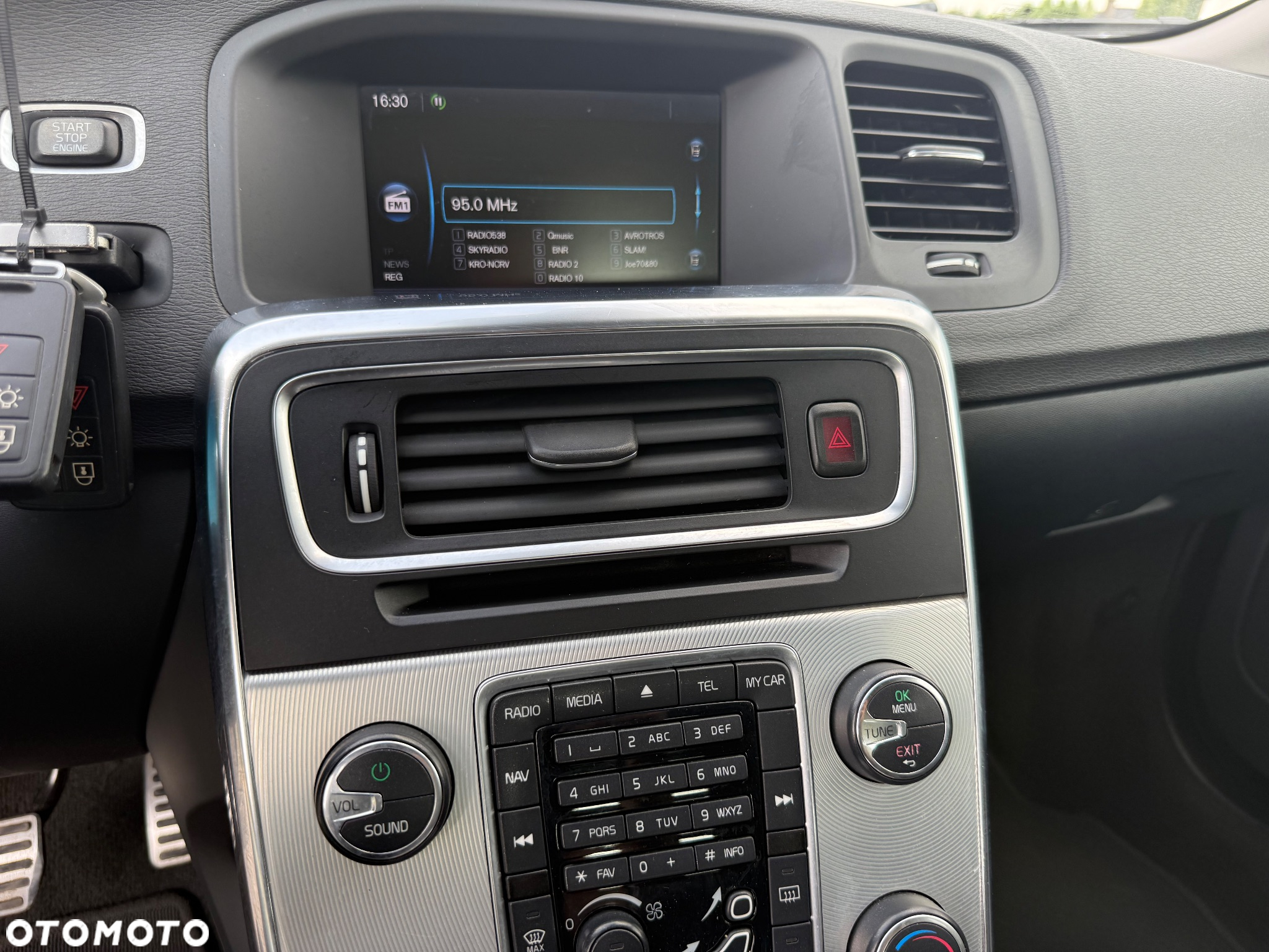 Volvo V60 T3 R-Design Kinetic - 29