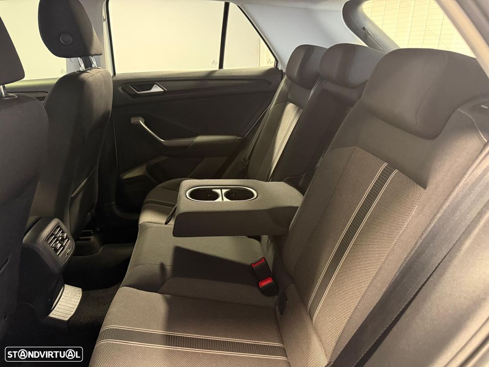 Volkswagen T-Roc 1.5 TSI Style — fotografia 18