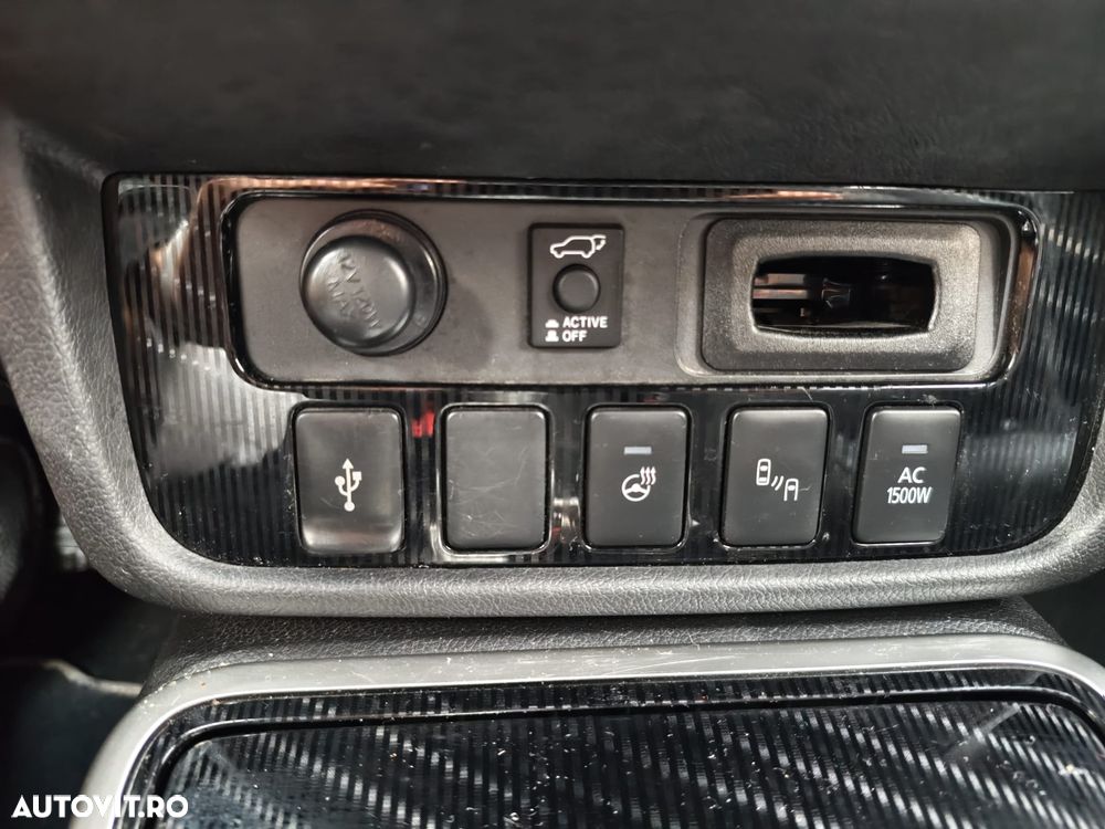 Mitsubishi Outlander PHEV 2.4 L 4X4 Instyle+ - 31