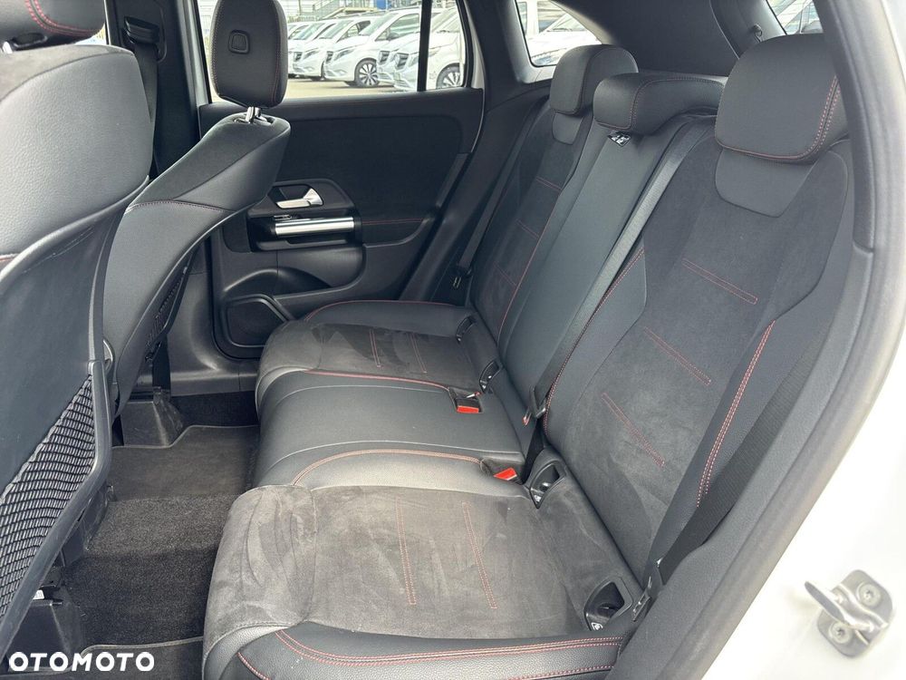 Mercedes-Benz GLA - 19
