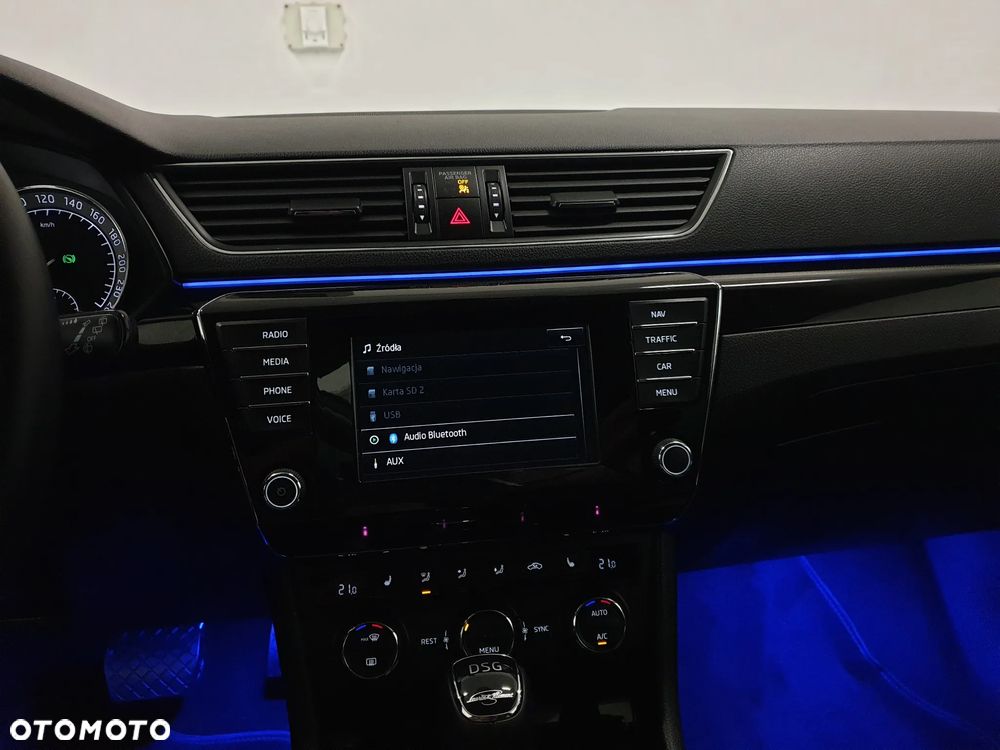 Skoda Superb 2.0 TDI L&K DSG - 17