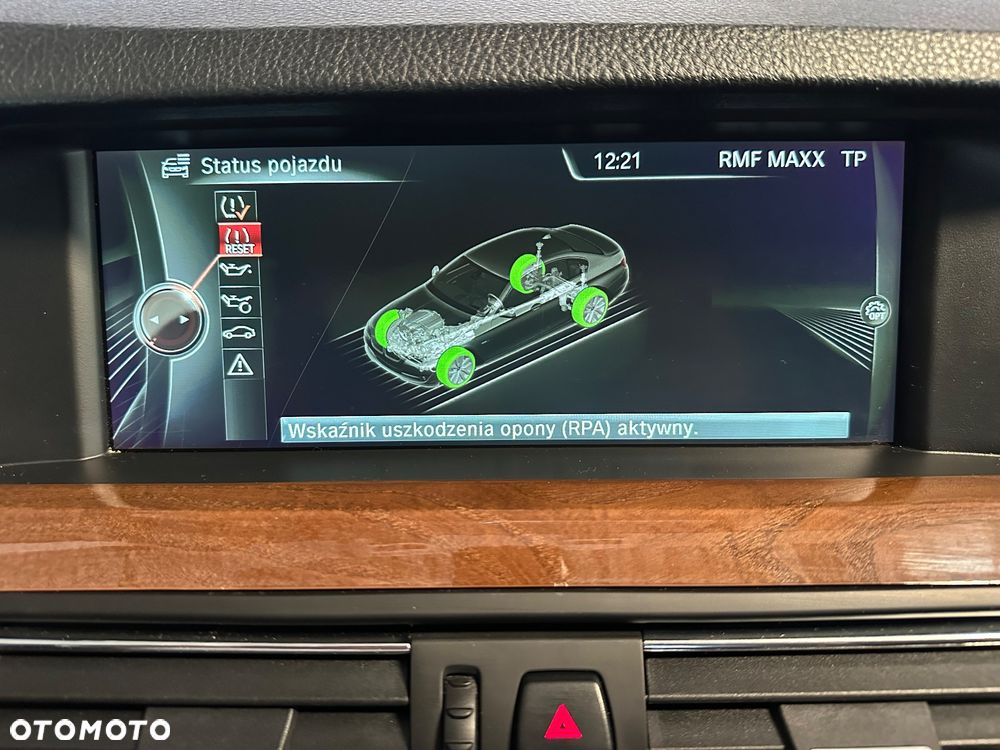 BMW Seria 5 520i Luxury Line - 33