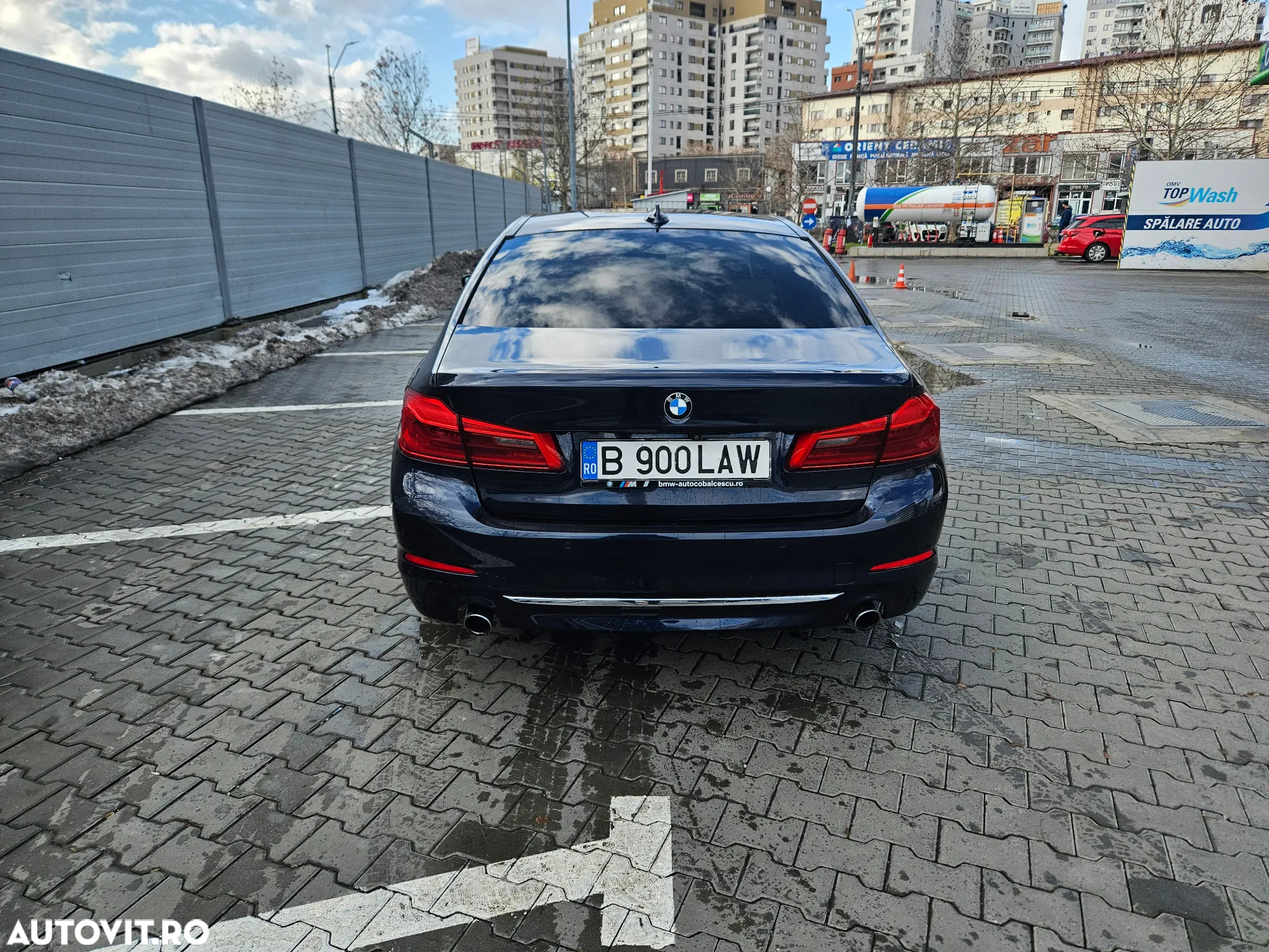 BMW Seria 5 520i Aut. Luxury Line - 14