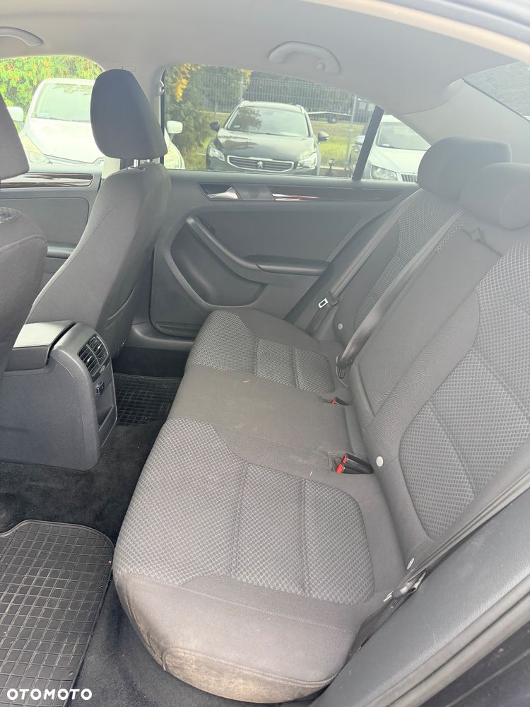 Volkswagen Jetta 2.0 TDI BlueMotion Technologie - 9