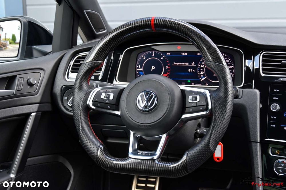 Volkswagen Golf - 31