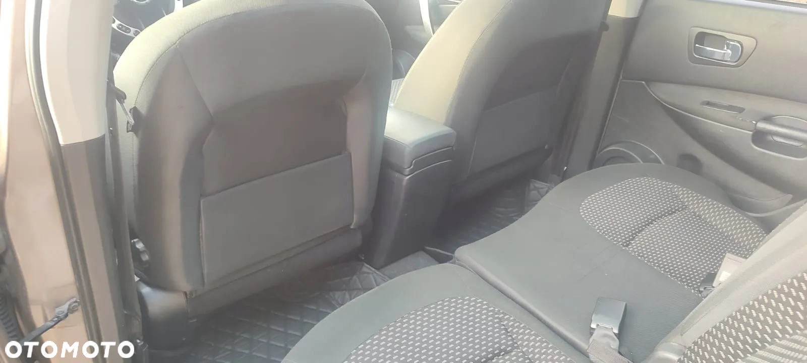 Nissan Qashqai+2 - 16