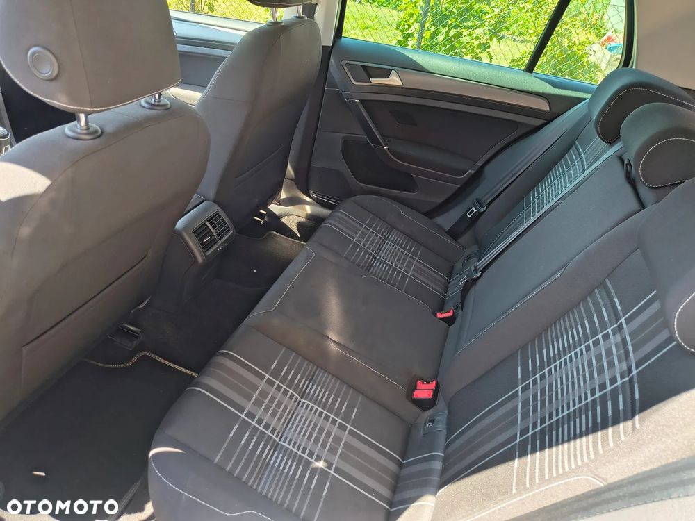 Volkswagen Golf - 15