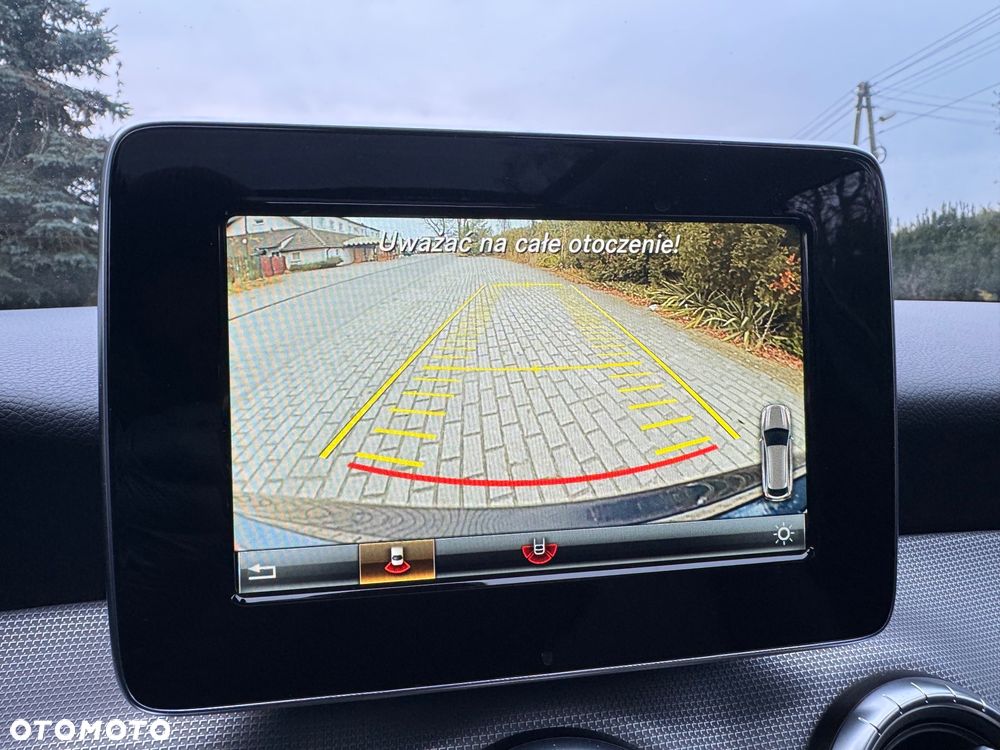 Mercedes-Benz CLA 180 d AMG Line - 12