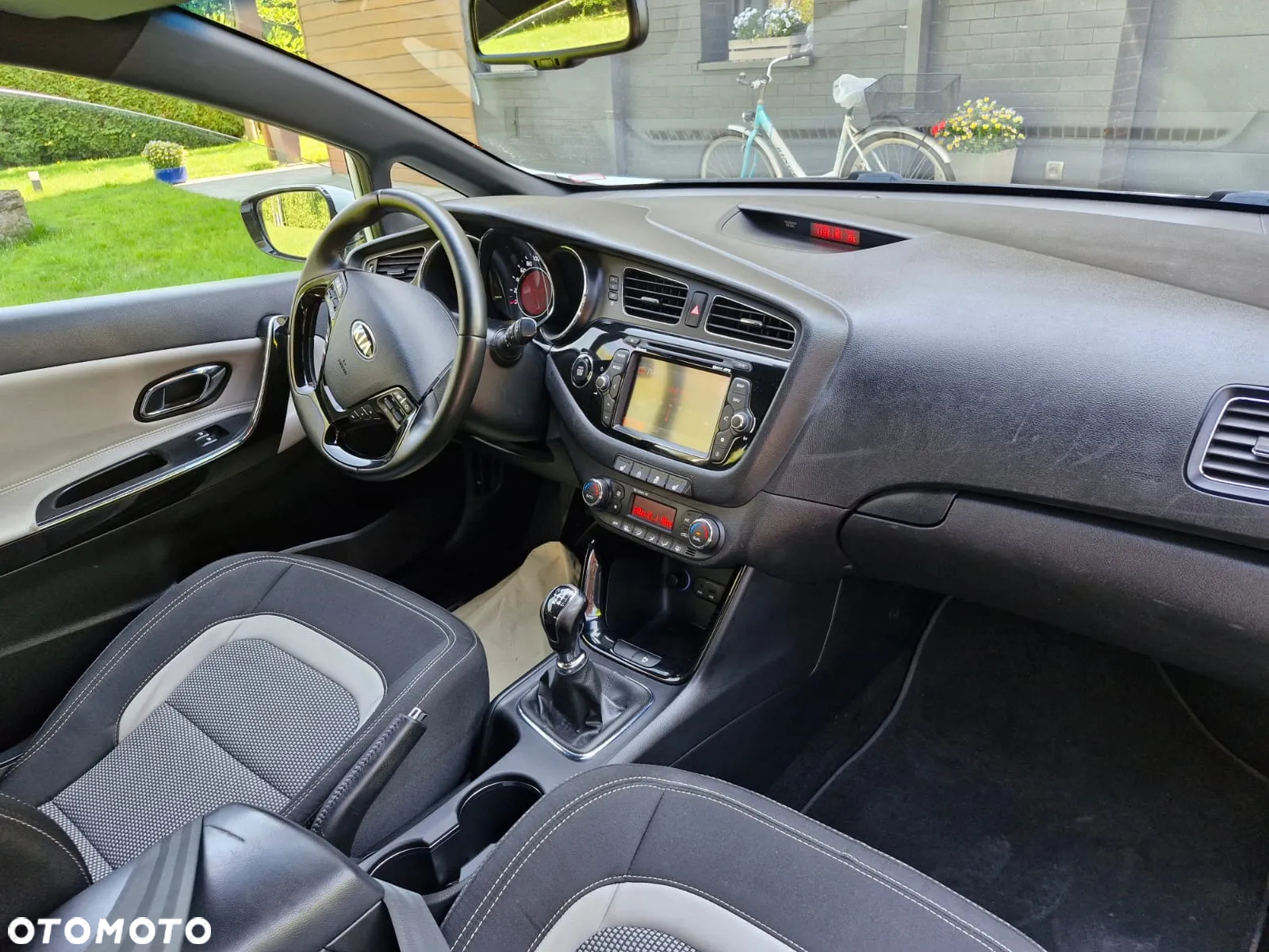 Kia Ceed 1.6 GDI Dream Team Edition - 6