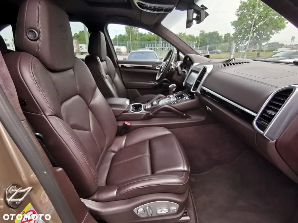 Porsche Cayenne GTS - 28