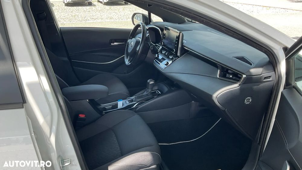 Toyota Corolla 1.8 HSD Dynamic - 17