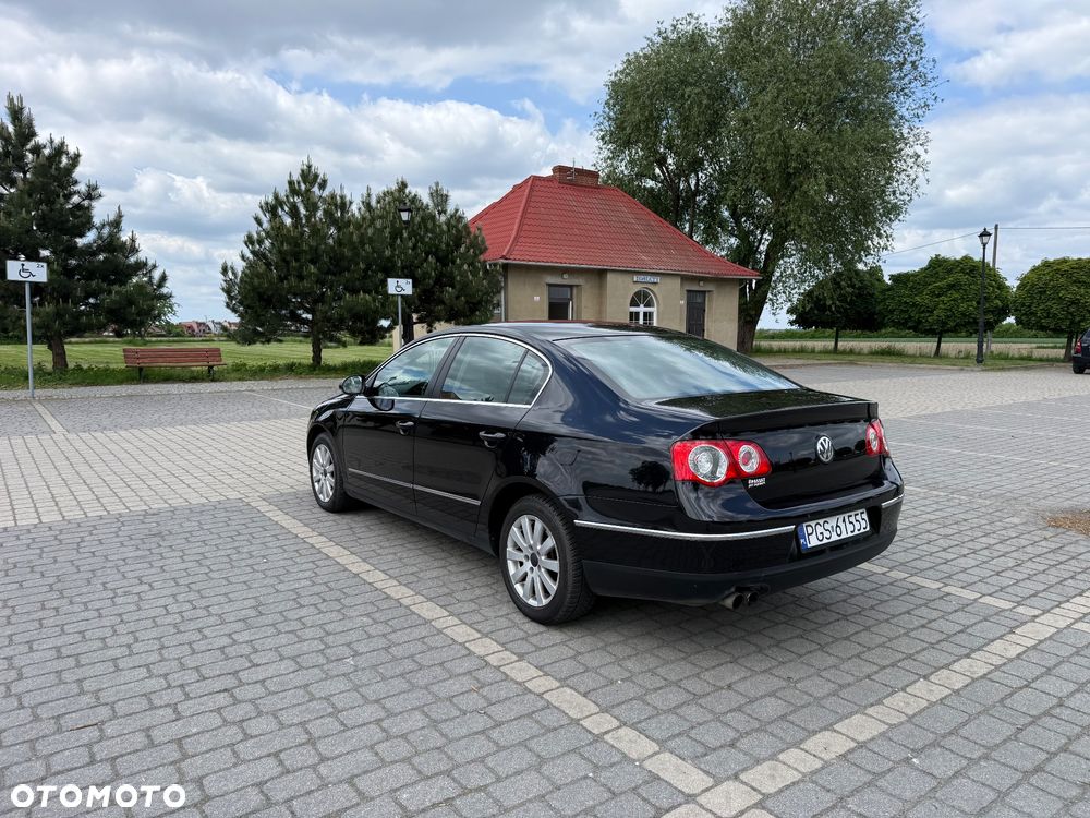 Volkswagen Passat 1.8 TSI Comfortline - 4