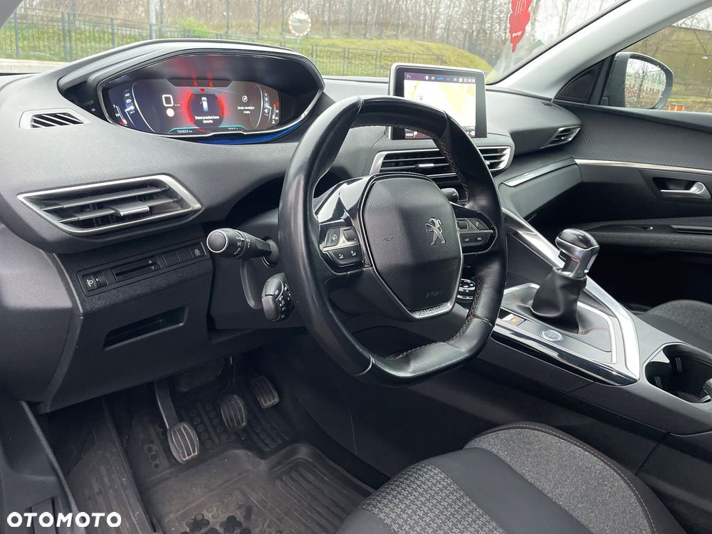 Peugeot 5008 2.0 BlueHDI Allure S&S - 34