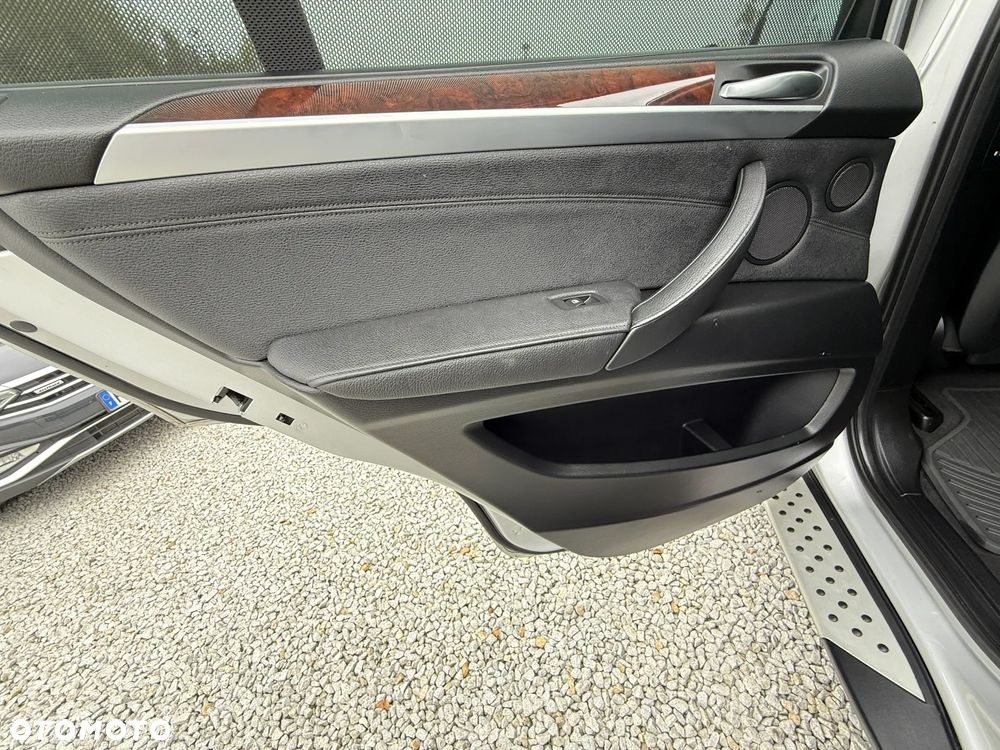 BMW X5 xDrive35i Edition Exclusive - 25