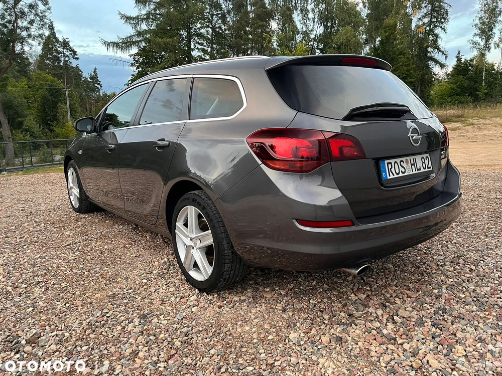 Opel Astra 2.0 CDTI DPF Cosmo - 12