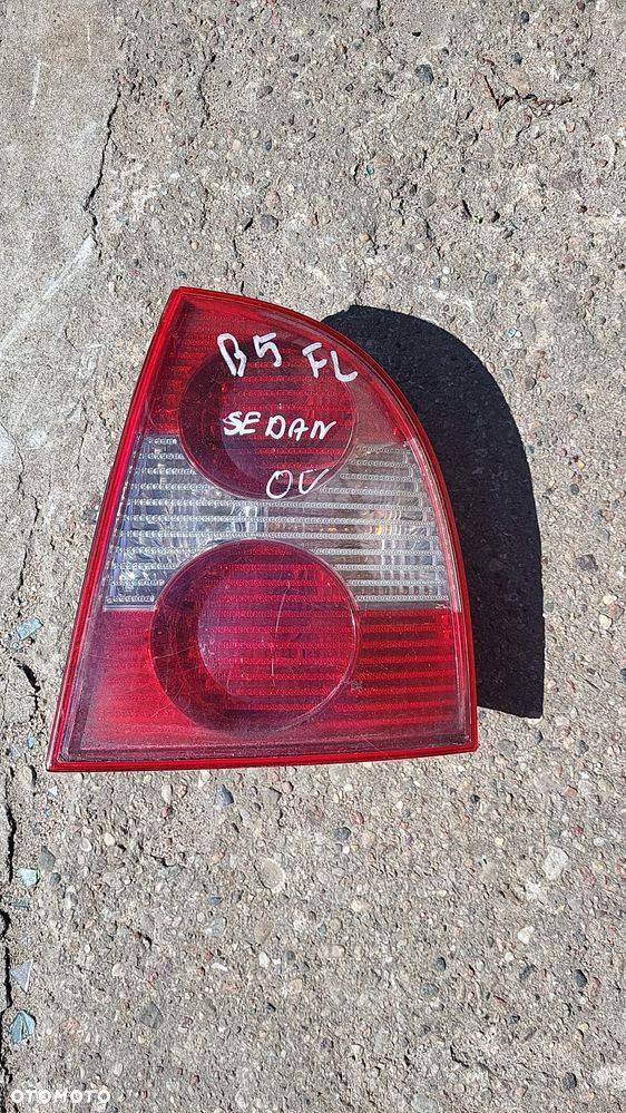 VW Passat B5 lift sedan lampa prawa tył tylna - 1