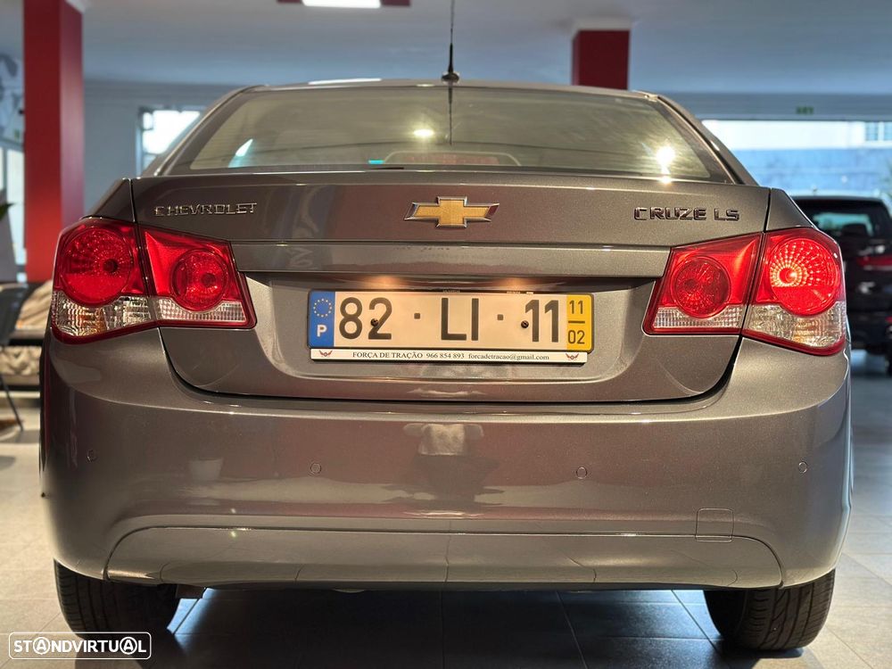 Chevrolet Cruze 1.6 LS - 5