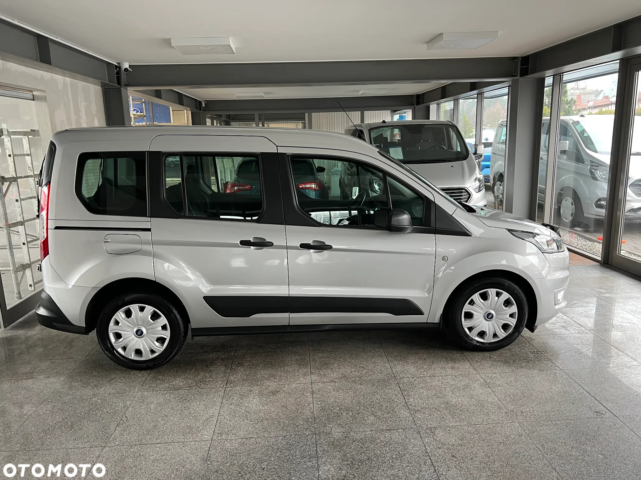 Ford Transit Connect - 18