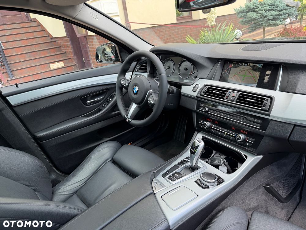 BMW Seria 5 525d Luxury Line - 6