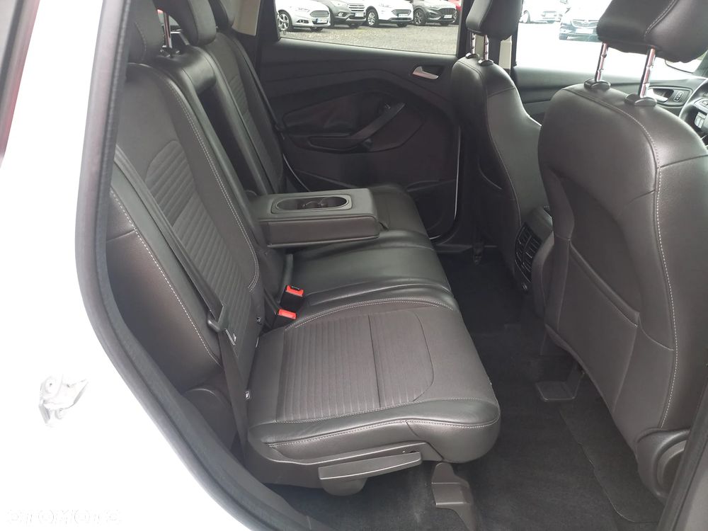 Ford Kuga 1.5 TDCi 2x4 Titanium - 17