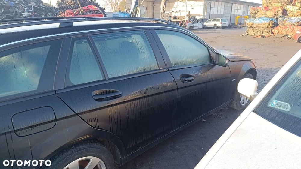 35535 mercedes w204 2010r 2.2 CDI 651.911 170 km na części skrzynia 722646 lakier 197 - 32