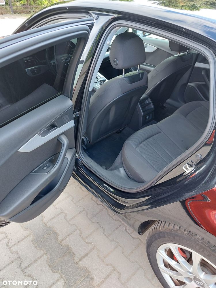 Audi A4 Avant 40 TFSI S tronic - 10