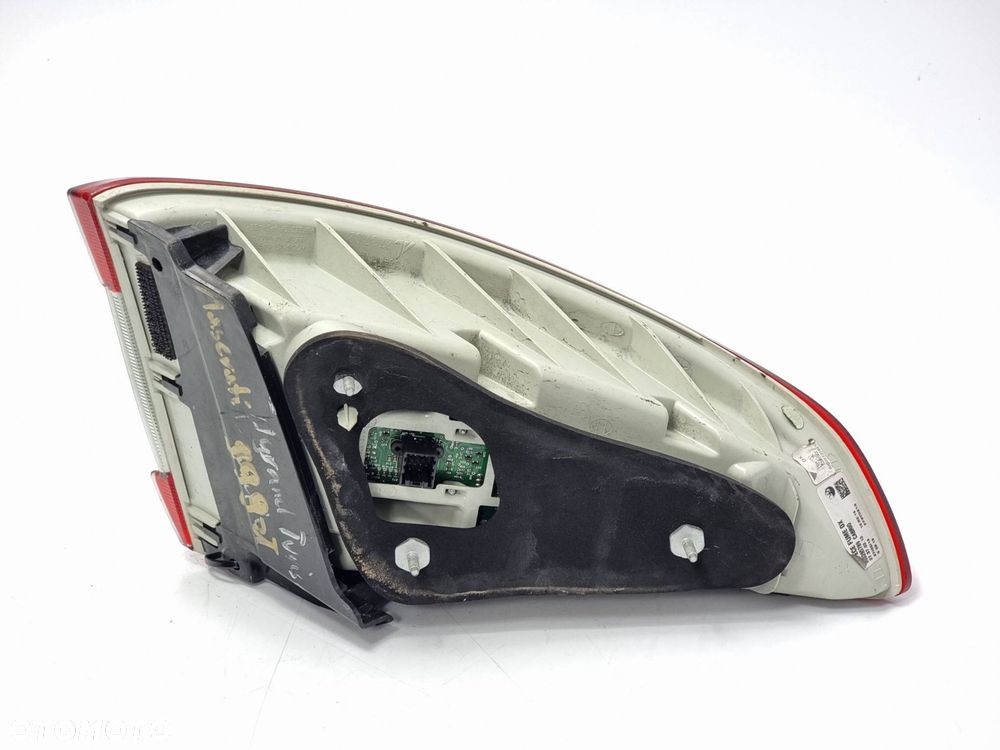 LAMPA PRAWA TYŁ MASERATI GRANTURISMO S - 5