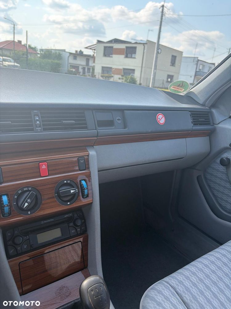 Mercedes-Benz W124 (1984-1993) - 16
